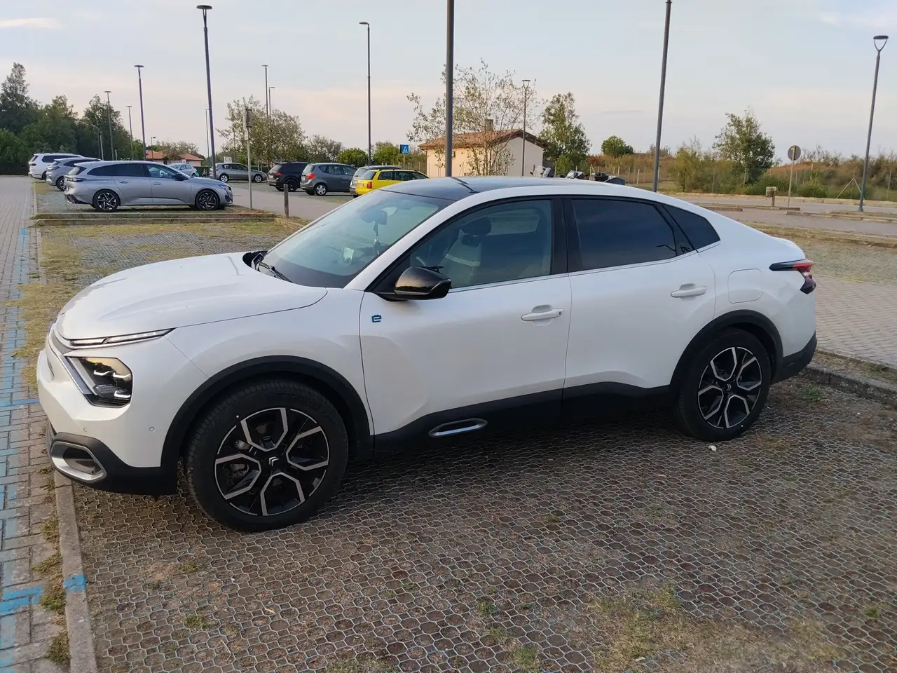 Citroën E-C4 X
