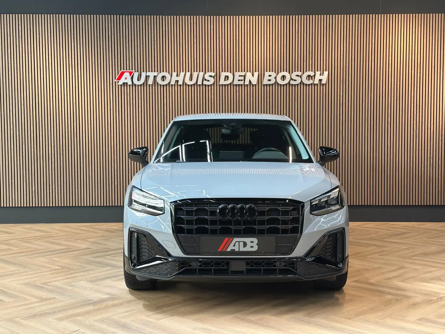 Audi Q2 35 TFSI S Line Edition 150PK - Carplay - Climate Grijs - 1