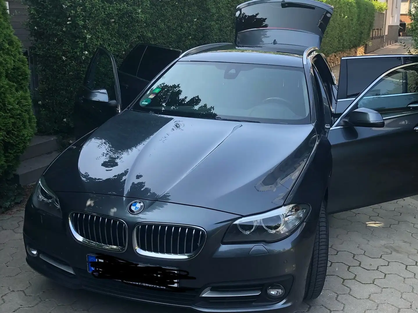 BMW 530 5er Touring Diesel 530d Touring Aut. Gris - 2
