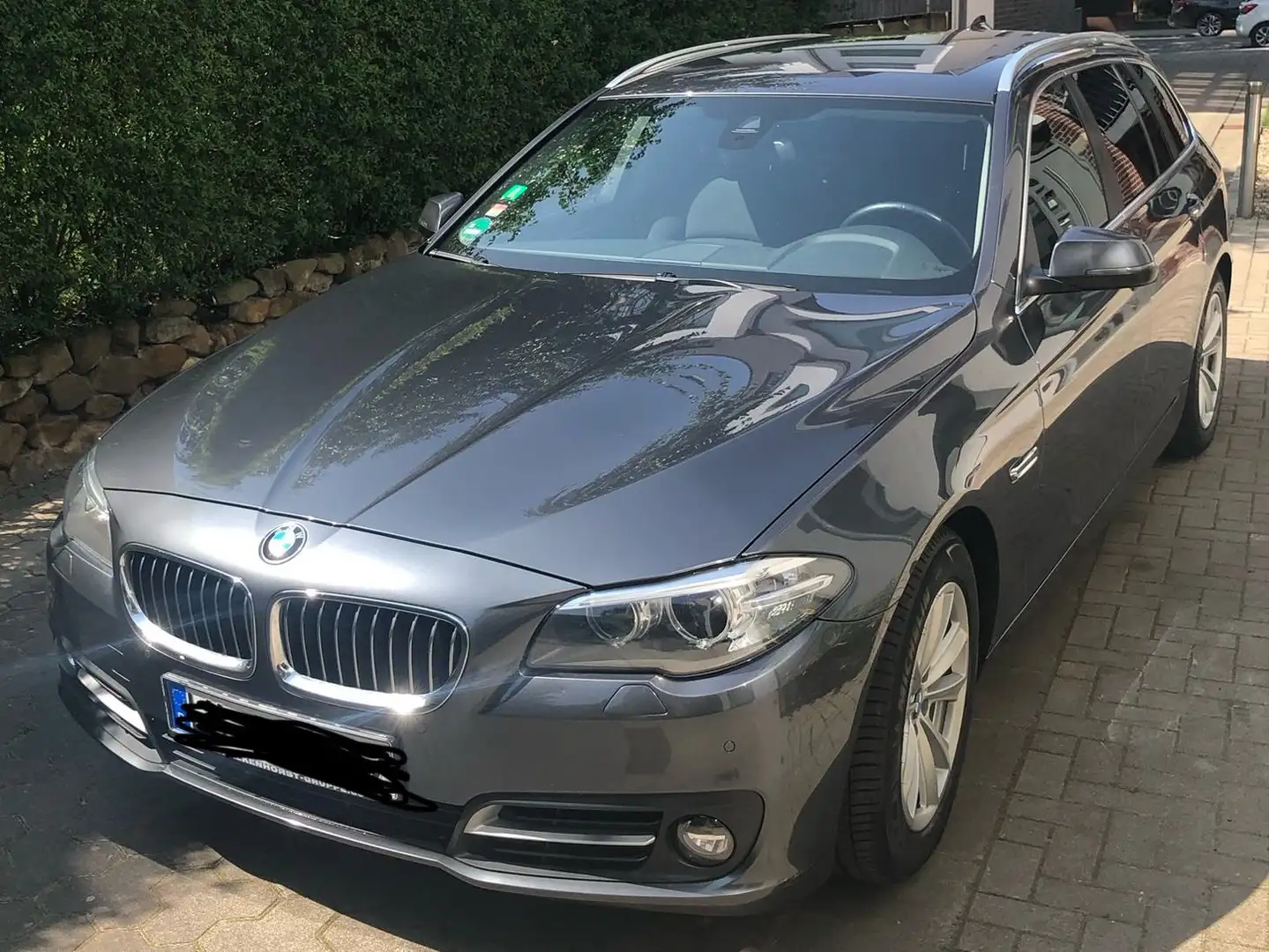 BMW 530 5er Touring Diesel 530d Touring Aut. Gris - 1