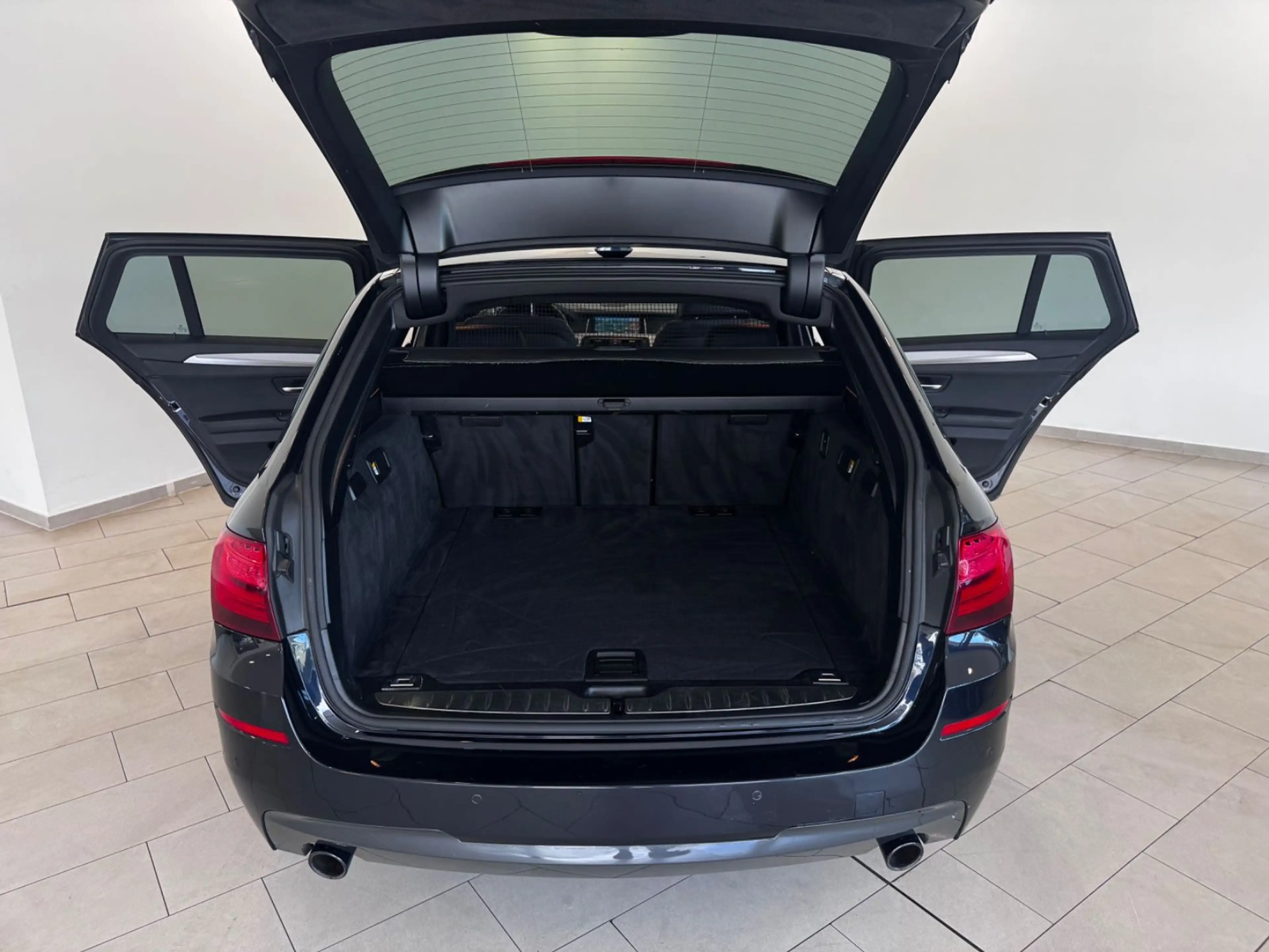 BMW 535 d xDrive M-Paket|STHZG|HEADUP|PANO|AHK|VOLL| — photo 10