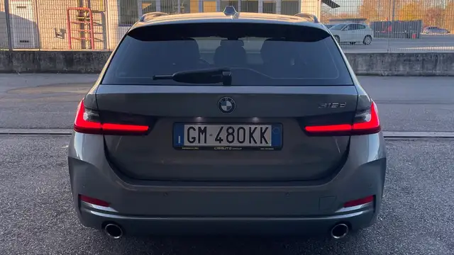 BMW 3 Series view 7