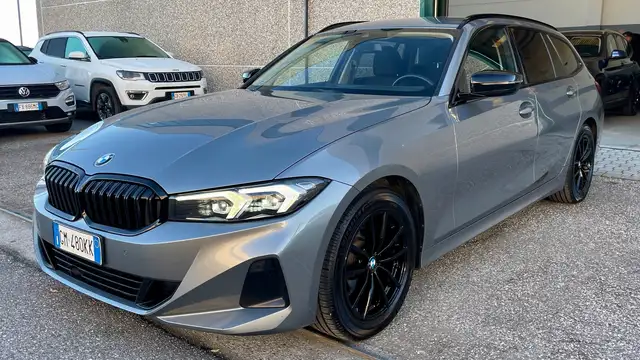 BMW 3 Series view 3