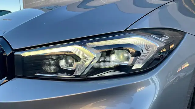BMW 3 Series view 4