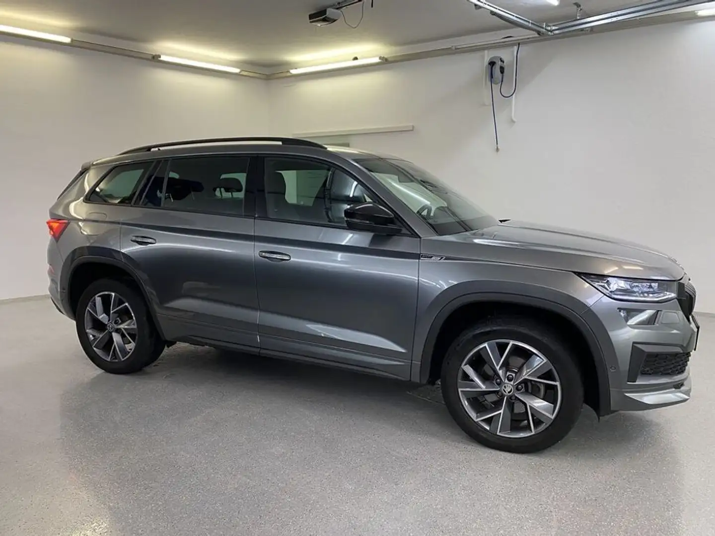 Skoda Kodiaq Sportline 4x4 Grau - 2