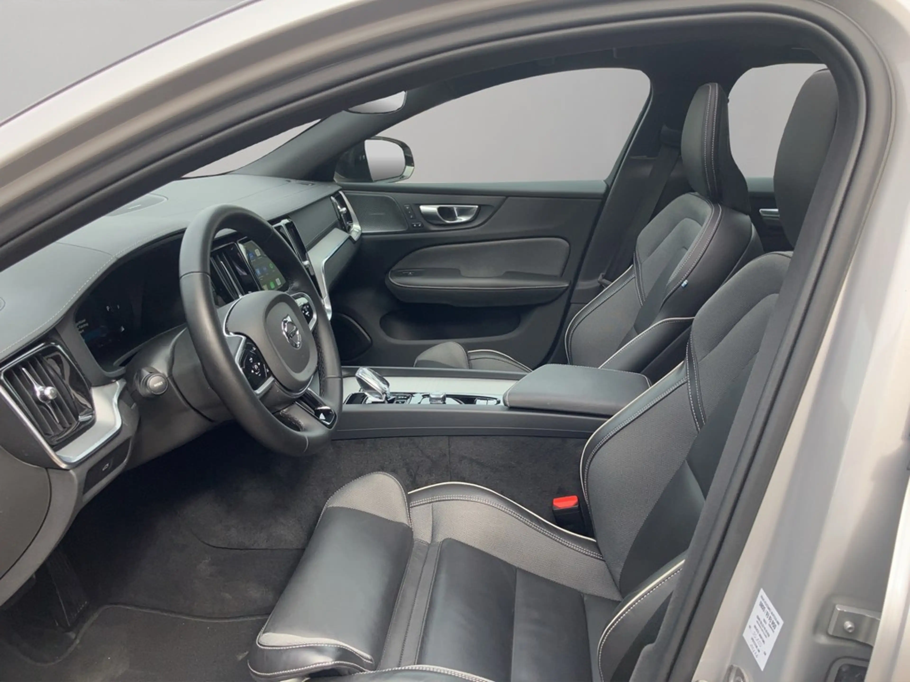 Volvo S60 Lim. Ultimate Dark AWD — photo 11