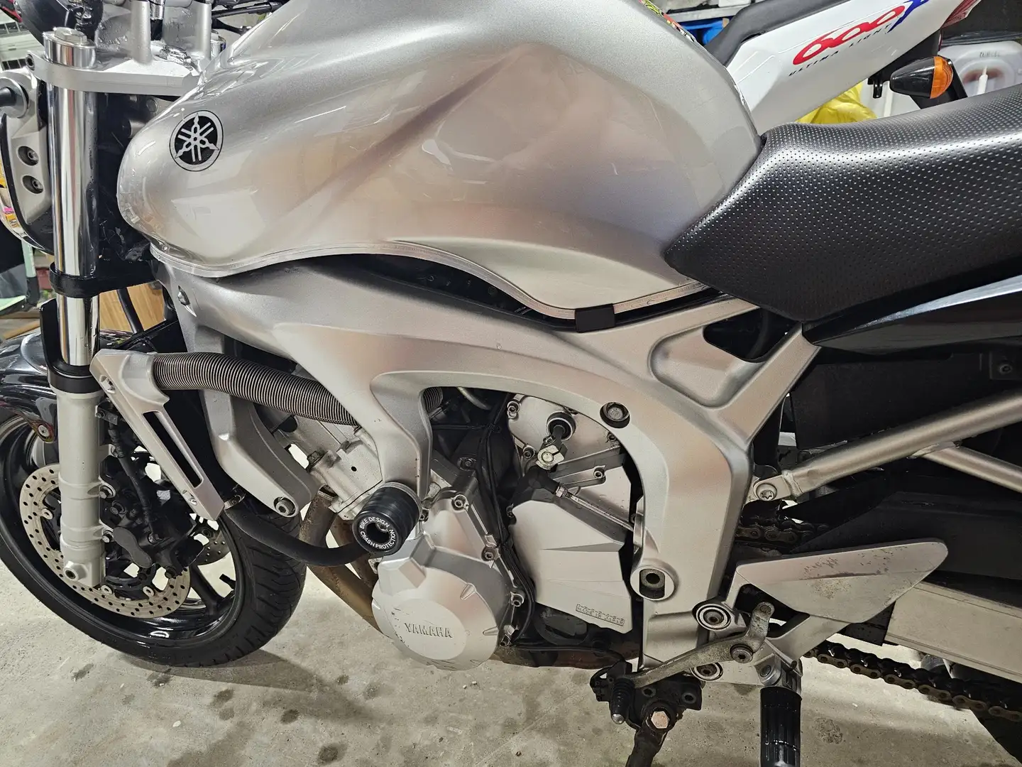 Yamaha FZ 6 Grijs - 2