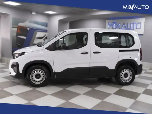 Peugeot Rifter view 3