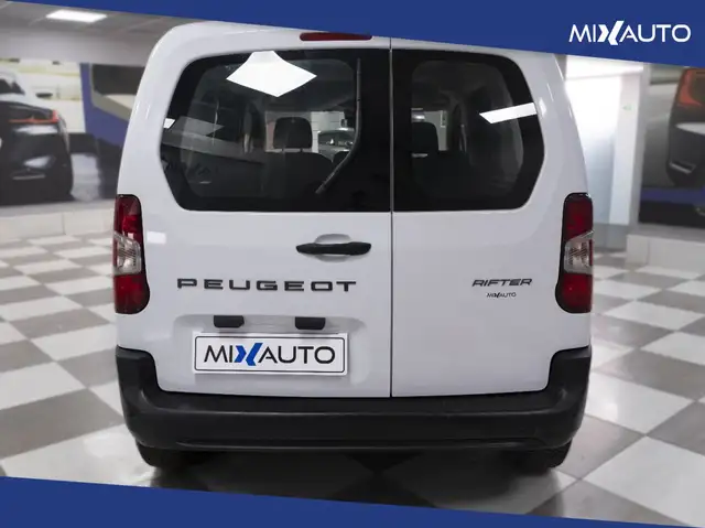 Peugeot Rifter view 4