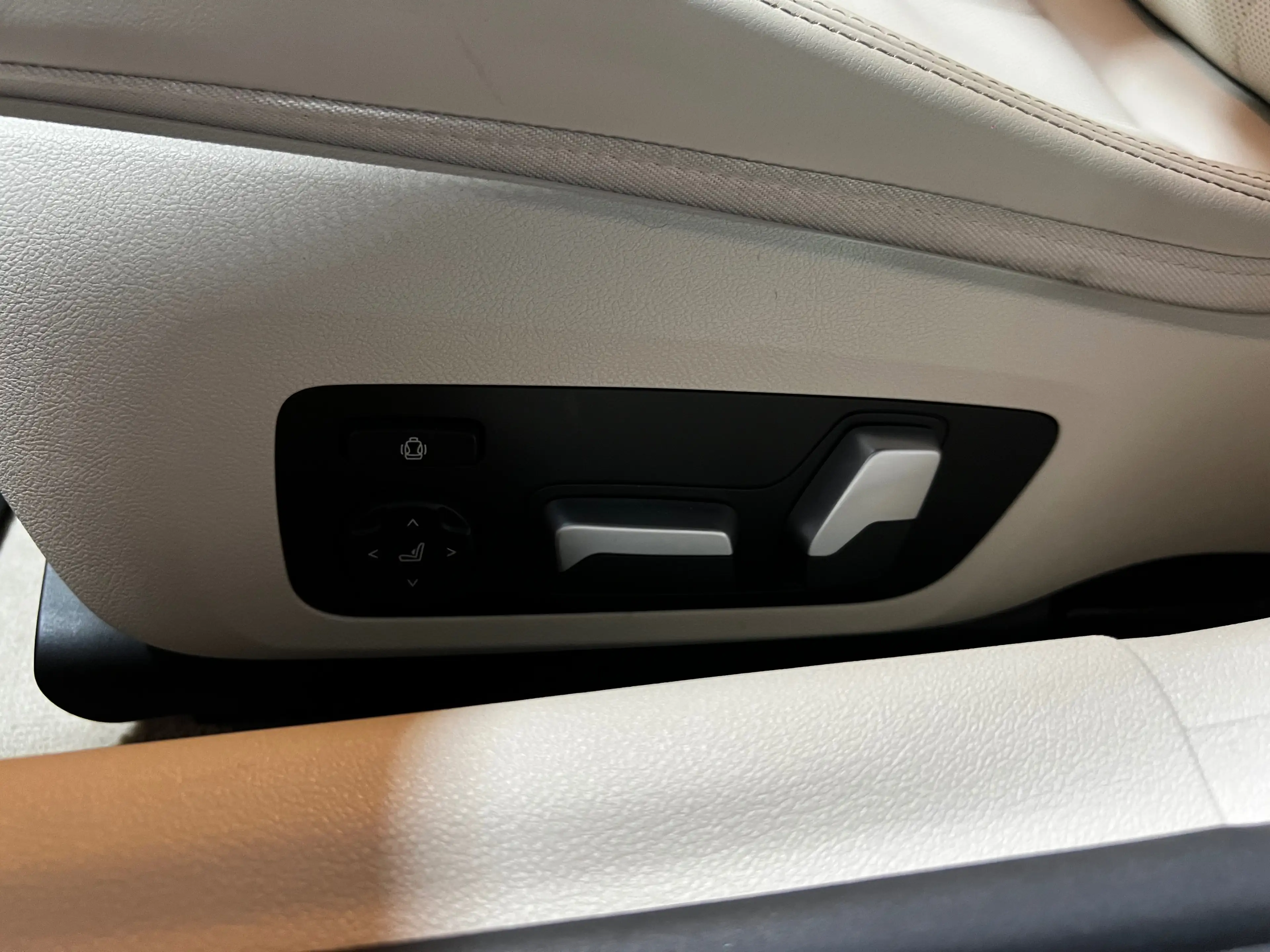 BMW 840 i xDrive M Sport*360*HUD*PANO/SCHIEBE*STANDHEIZUNG — photo 11