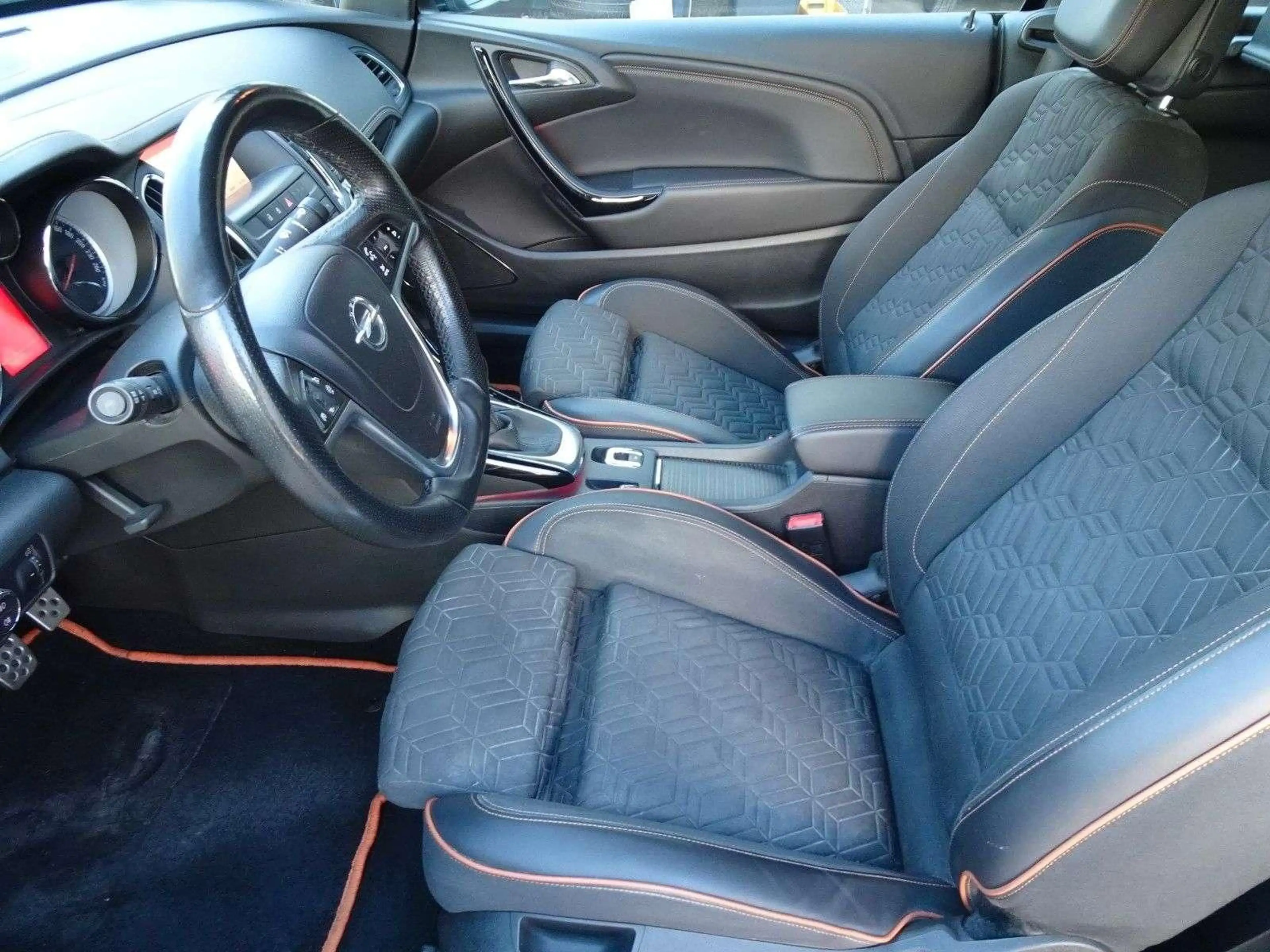 Opel Cascada Innovation ecoFlex 2.0CDTI 143kW,NAV-SHZ — photo 13