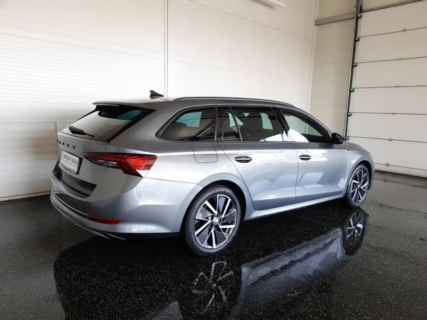 Skoda Octavia Combi SPORTLINE 2,0 TDI DSG *SKY / MATRIX-LED / 18 ZOLL / DCC / HEAD-UP / VIRTUELL / NAVI / ACC / E-KLAPPE / KEYLESS / 3- Grau - 2