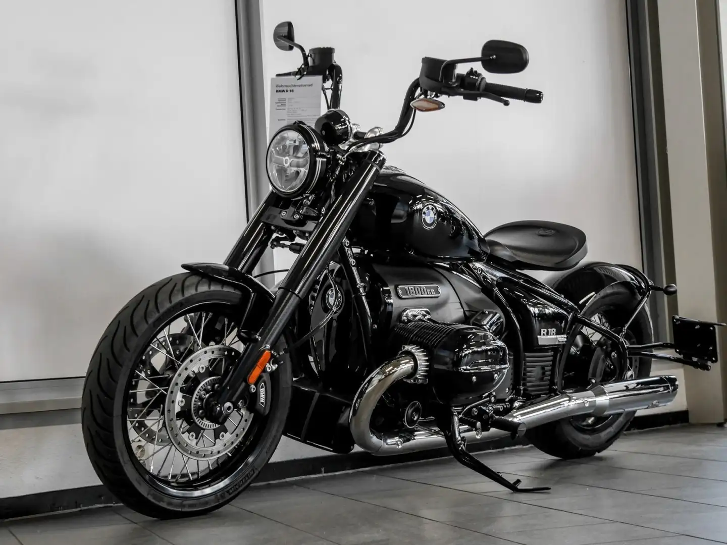 BMW R 18 Bobber-Kit & Jakill & Hide Schalldämpfer Schwarz - 2