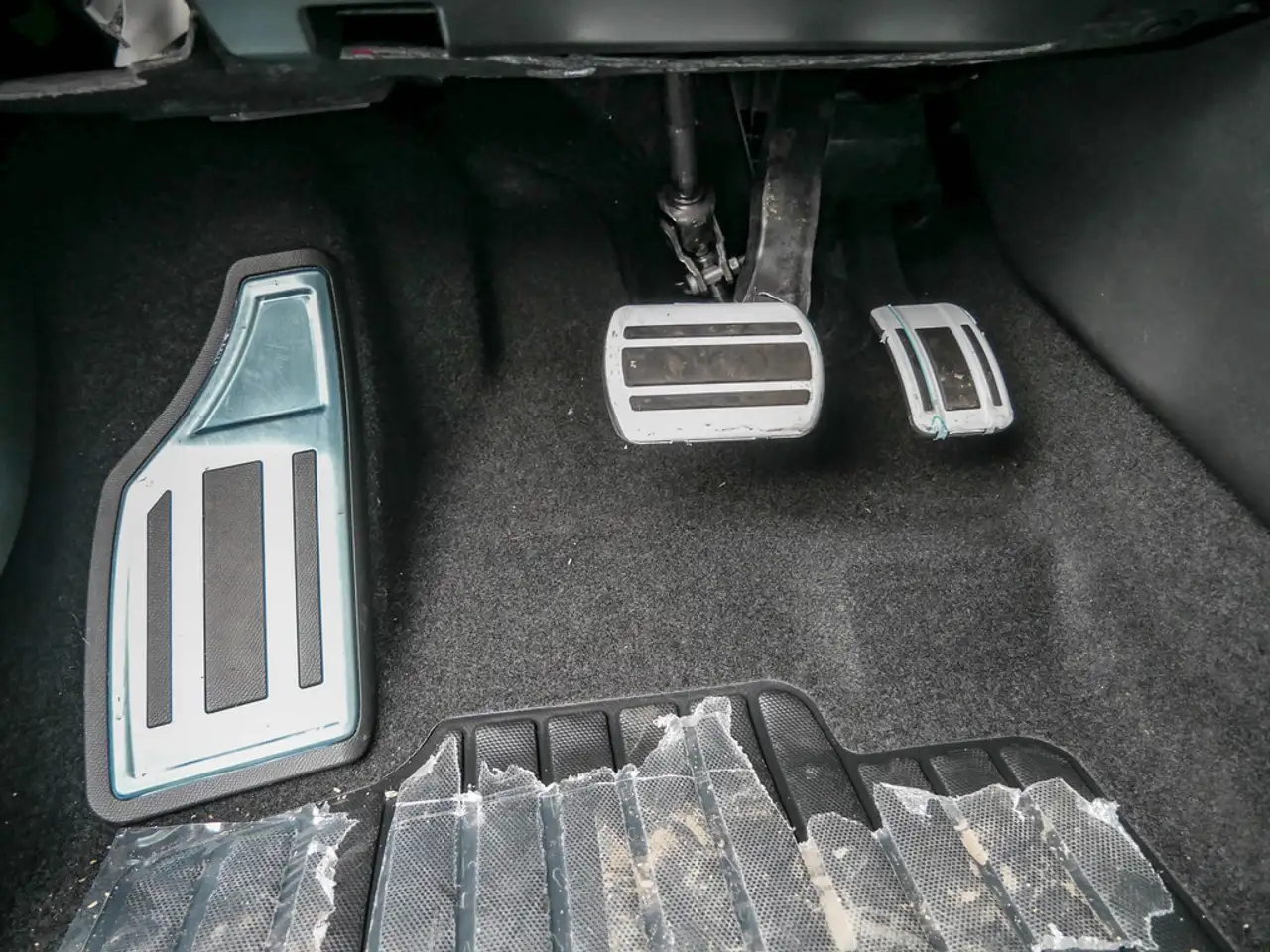 Peugeot 308 1.2 GT EAT8 130 SHZ AKTIVSITZE MATRIX-LED — معرض صور السيارة 17