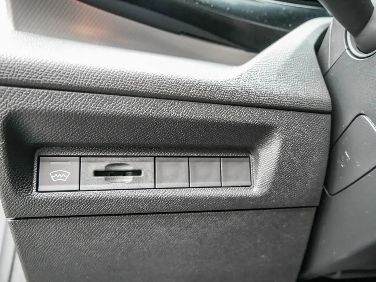 Peugeot 308 1.2 GT EAT8 130 SHZ AKTIVSITZE MATRIX-LED — معرض صور السيارة 16