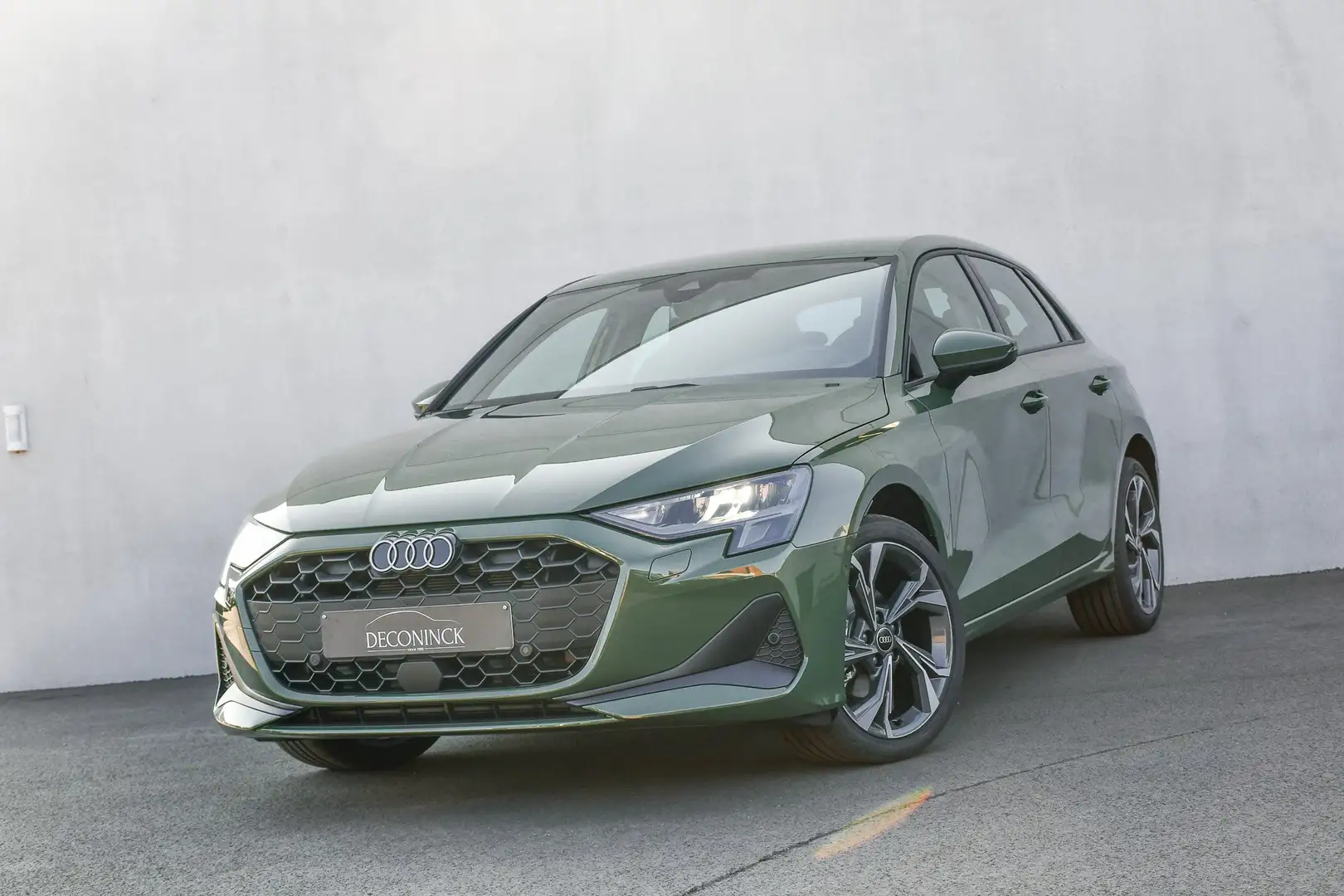 Audi A3 Sportback 30TFSI *S-LINE*CAMERA*ACC*DISTRICTGRUN* Zelená - 1