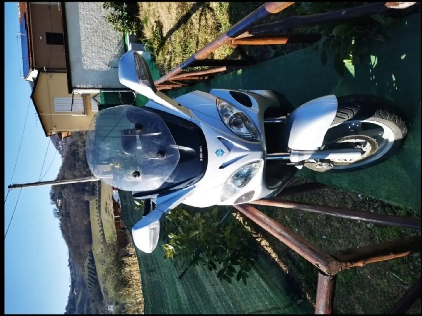 Piaggio XEvo 250 Grey - 1