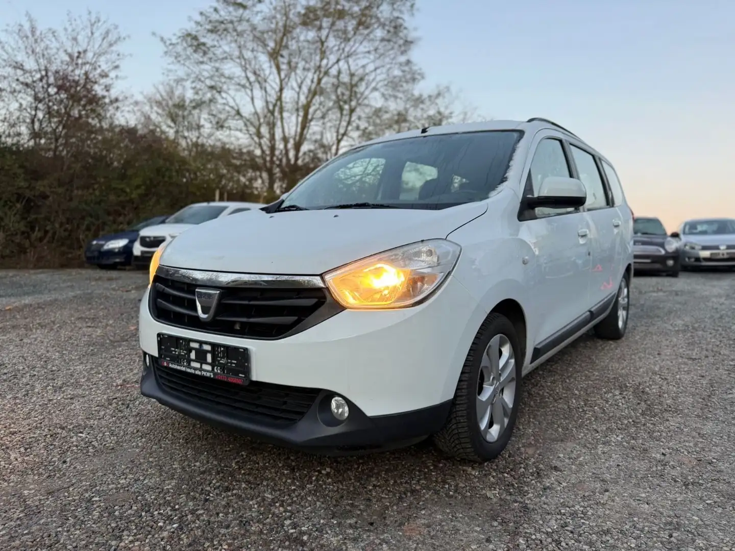 Dacia Lodgy Prestige*Tüv Neu *Klima*Ahk*Euro 5 Weiß - 1