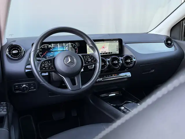 Mercedes-Benz B-Class view 4