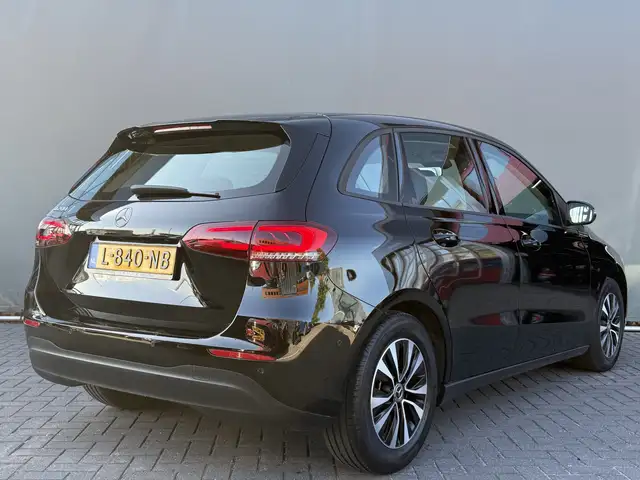 Mercedes-Benz B-Class view 2