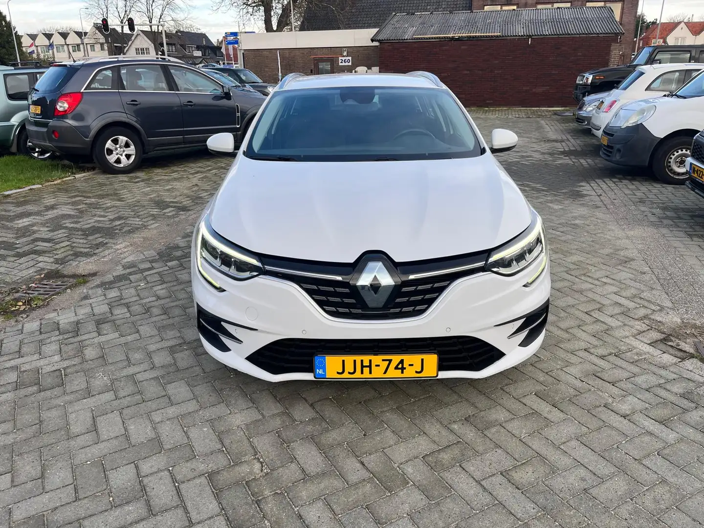 Renault Megane E-Tech Estate automaat 1.6 Plug-In Hybrid 160 Business Ed Wit - 1