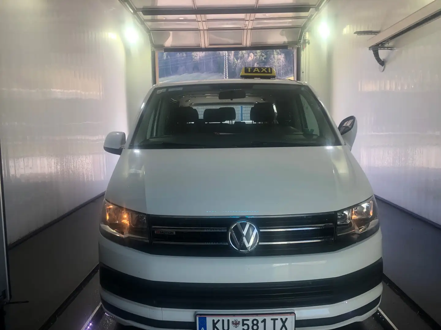 Volkswagen T6 Caravelle LR Trendline 2,0 TDI 4Motion BMT - 1