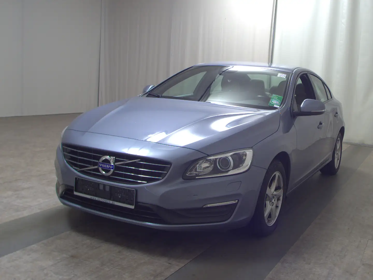 Volvo S60 D2 Kinetic Navi Xenon KlimaA SHZ LM Blau - 2