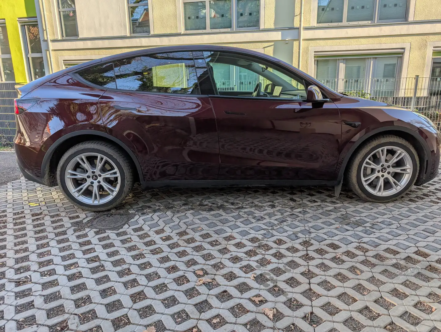 Tesla Model Y Model+Y+Long+Range+Dual+Motor+AWD+2024 Rot - 2