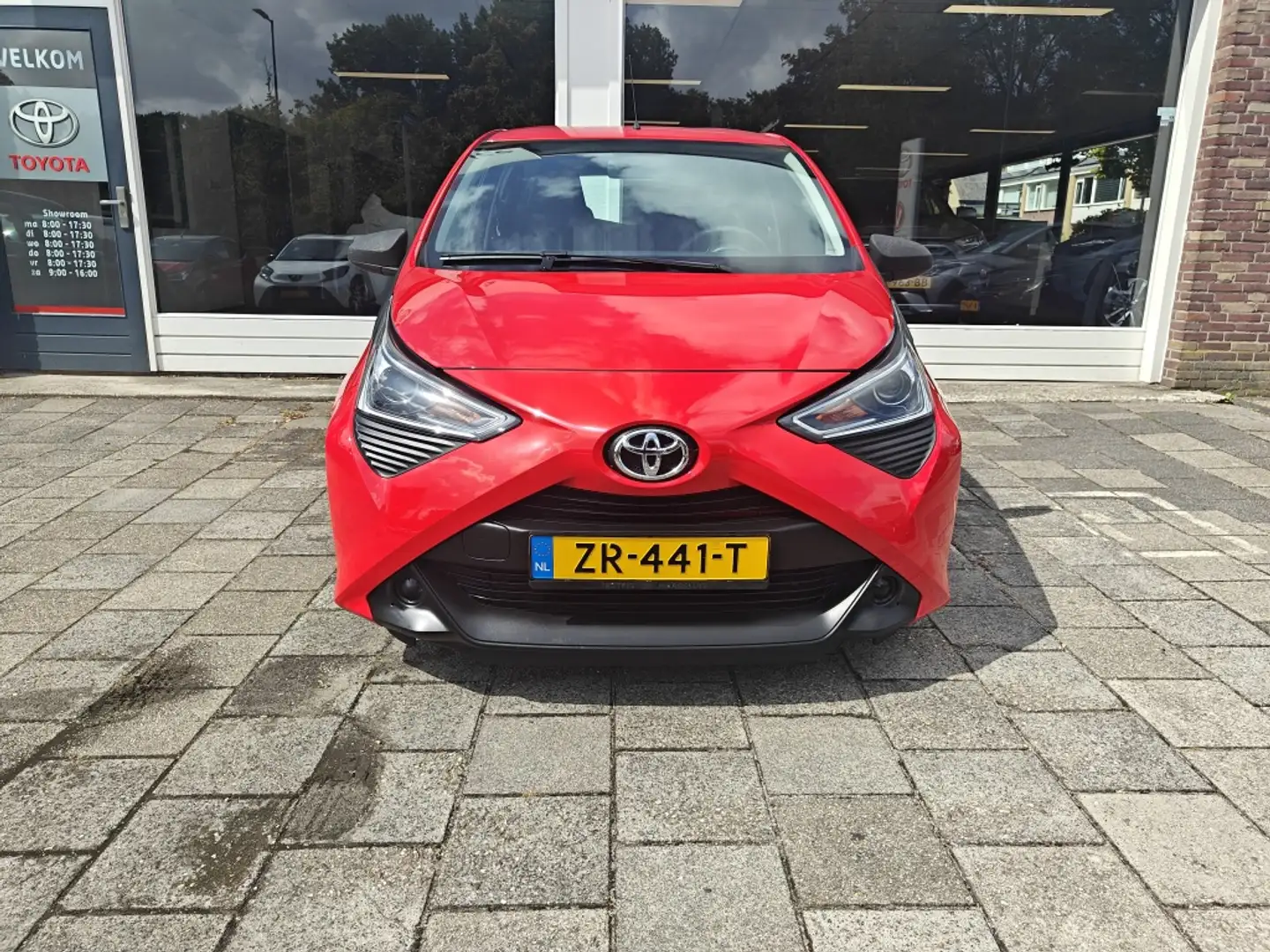 Toyota Aygo 1.0 VVT-i x-fun Rojo - 2