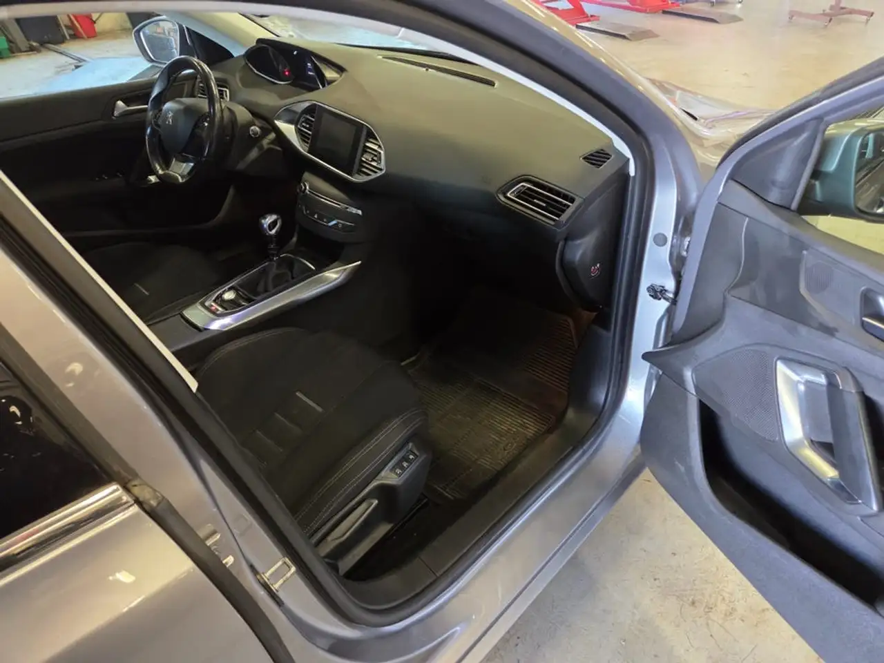 Peugeot 308 308 — photo 4