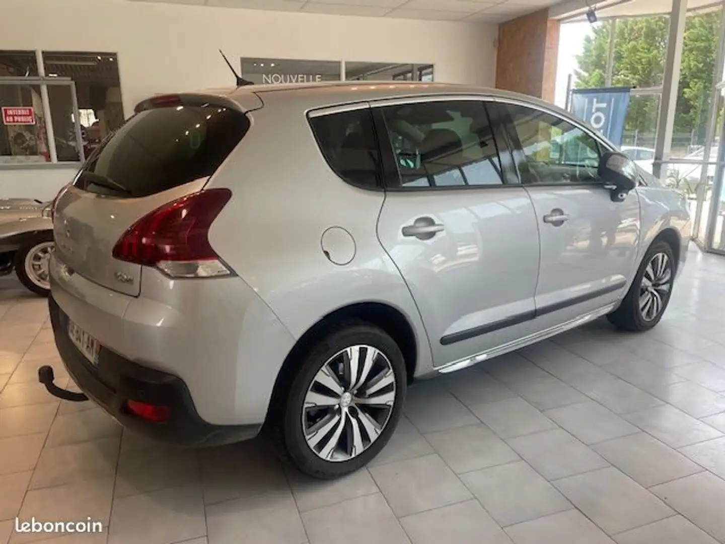 Peugeot 3008 1.6 hdi115 allure Gris - 2