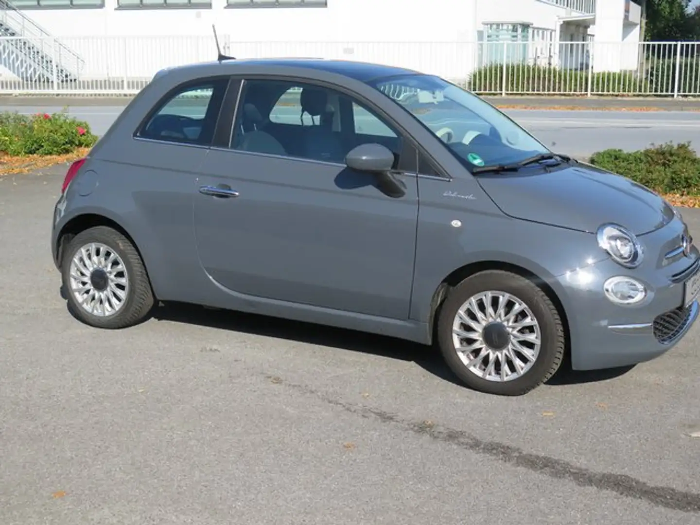 Fiat 500 DolceVita Mild Hybrid Grau - 2