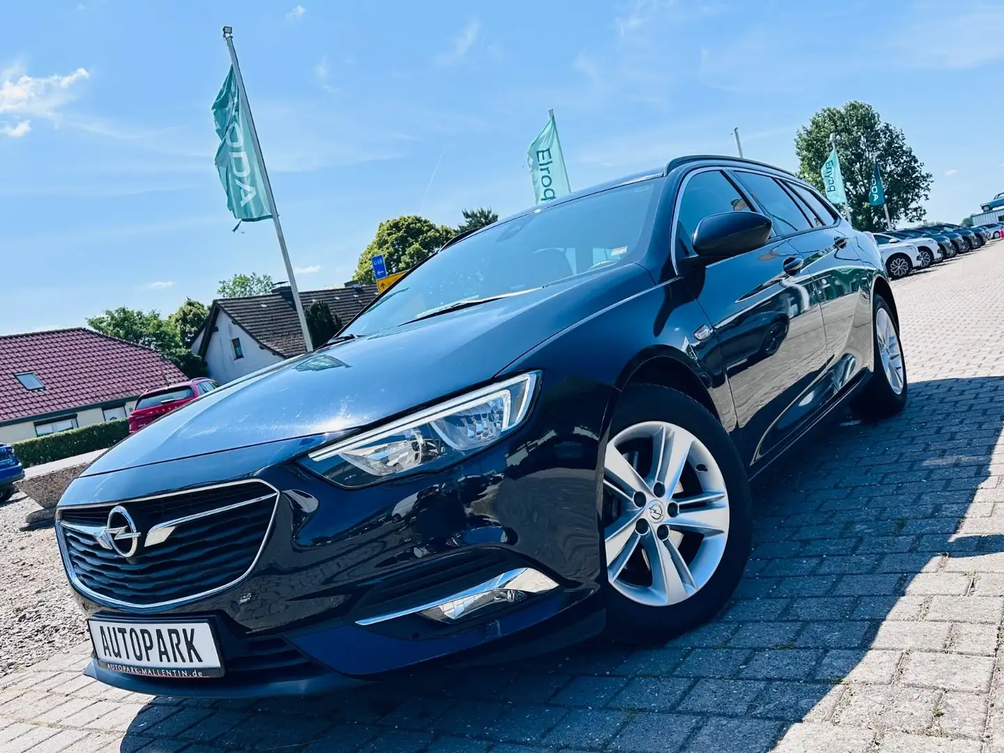 Opel Insignia Sports Tourer Business Edition *1.HAND* Noir - 1
