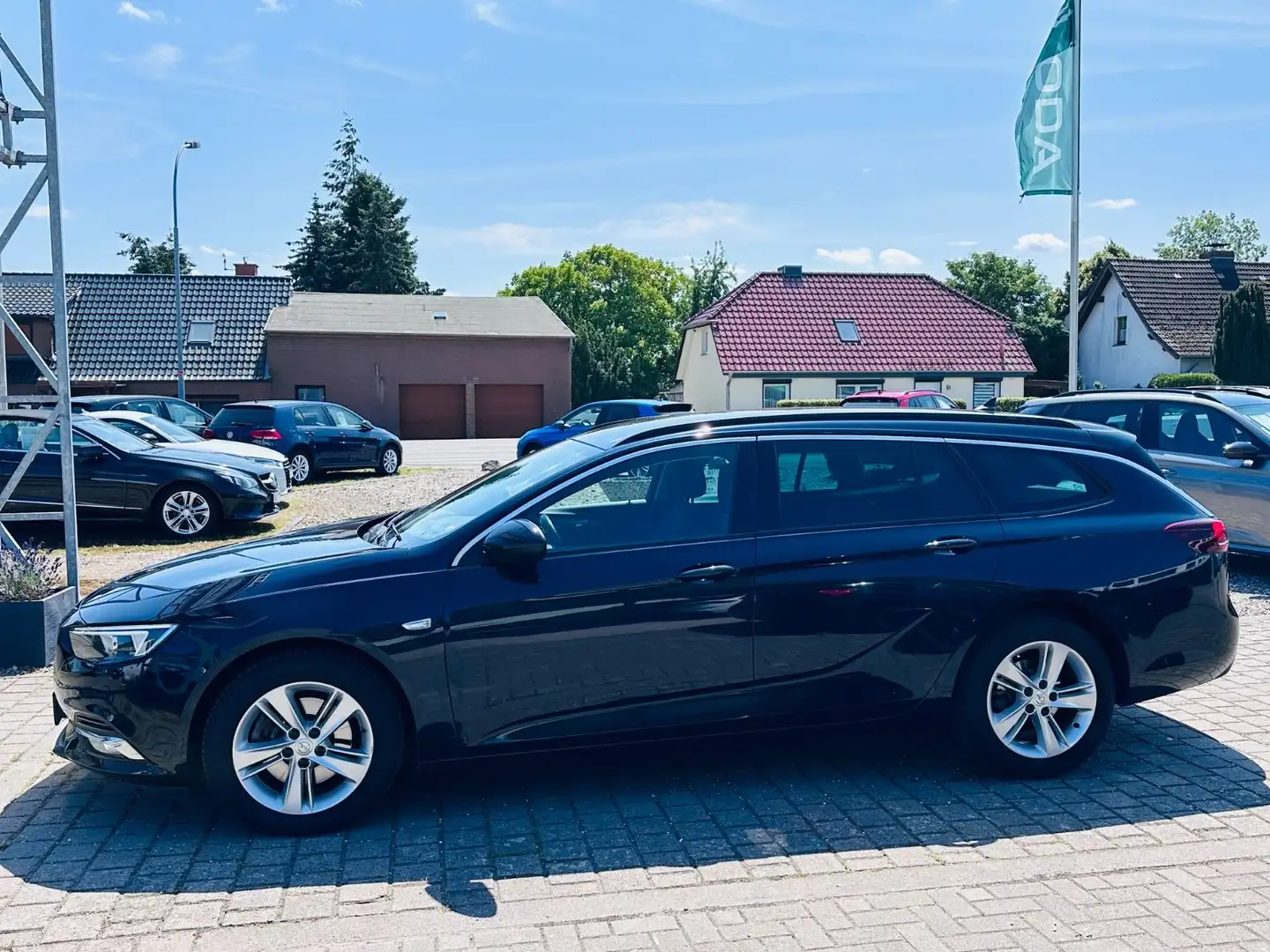 Opel Insignia Sports Tourer Business Edition *1.HAND* Noir - 2