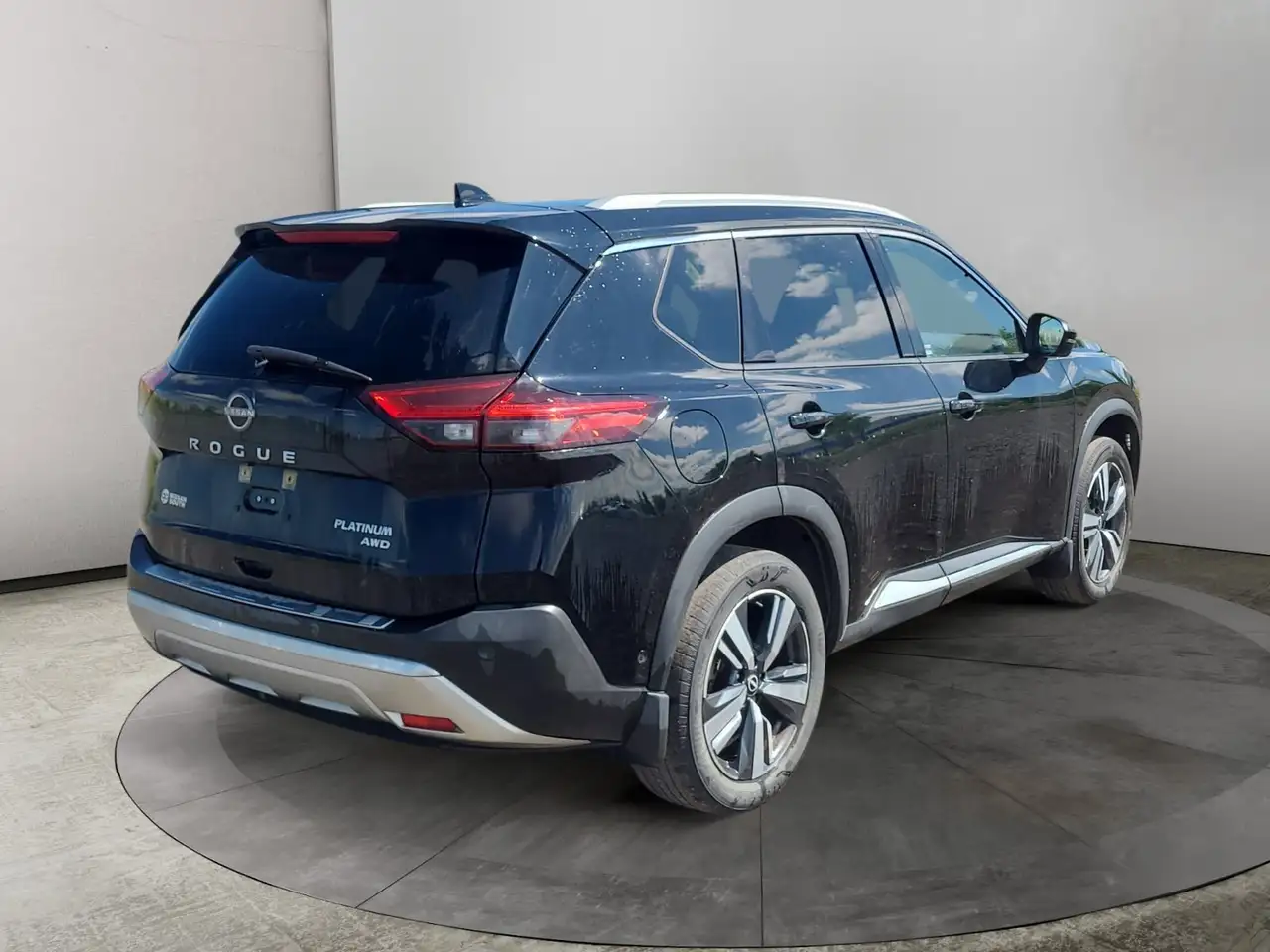 Nissan Rogue снимка Nissan Rogue
