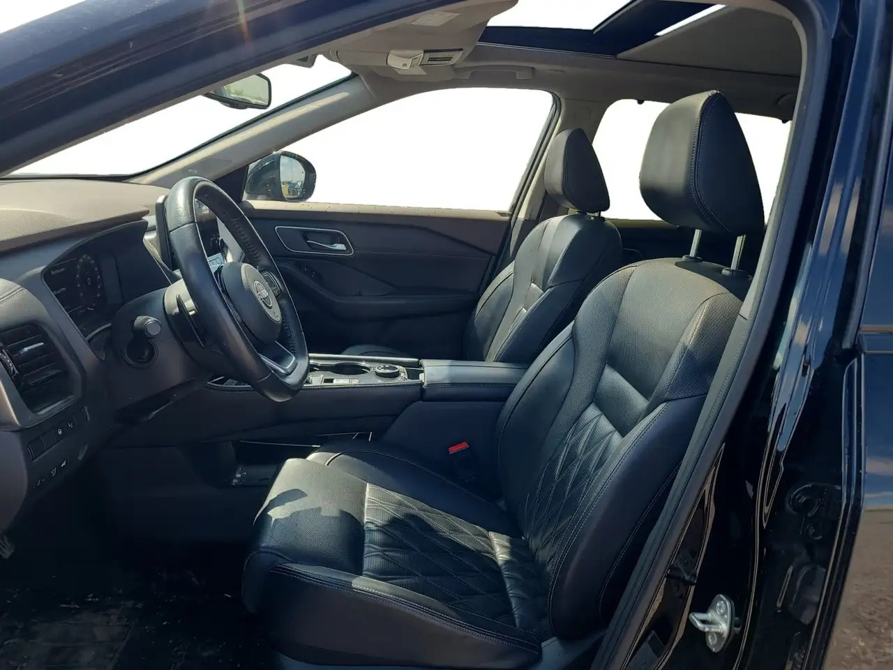 Nissan Rogue снимка Nissan Rogue