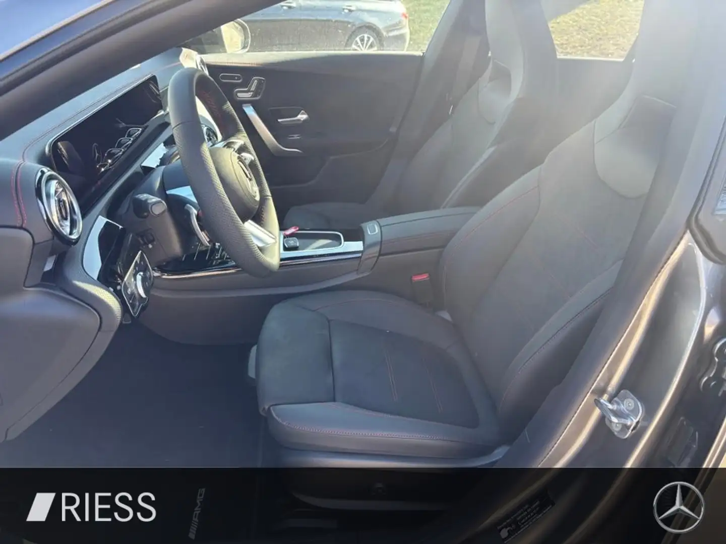 Mercedes-Benz CLA 220 d SB AMG+AHK+PANO+MULTIBEAM+360+DISTRONIC Grau - 2