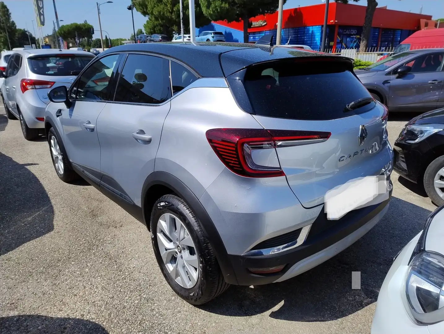 Renault Captur TCe 12V 100 CV GPL FAP Intens Argento - 2