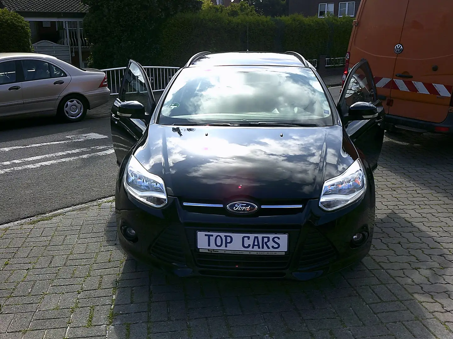 Ford Focus Trend Zwart - 1