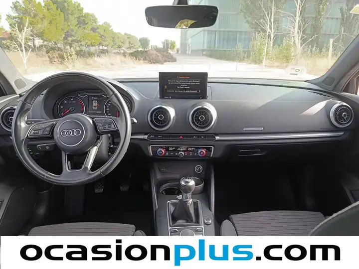 Audi A3 Sedán 1.6 TDI S Line Edition 2016, foto 6