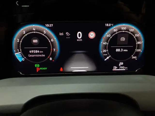 Volkswagen Golf view 11