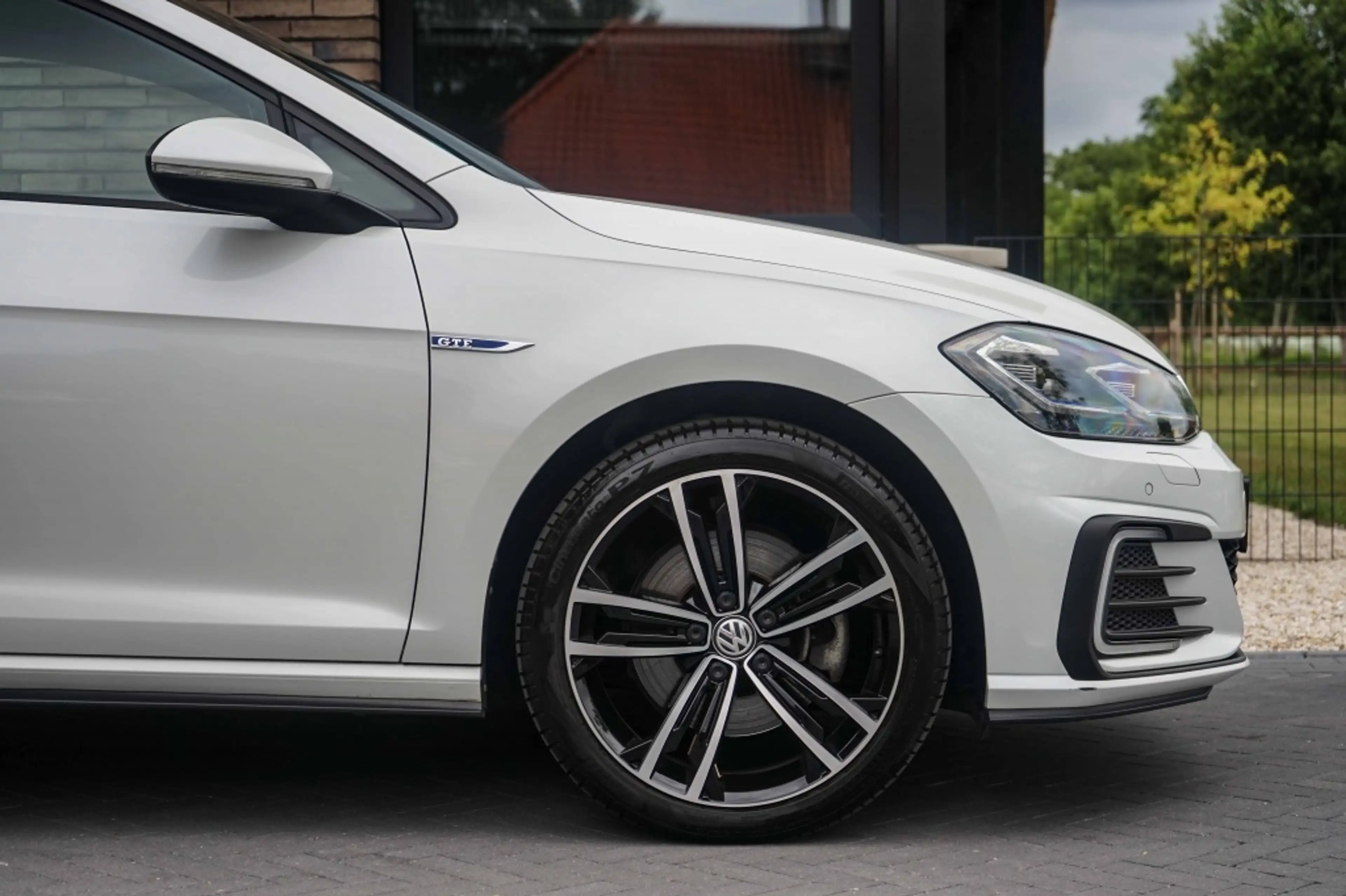 Volkswagen Golf GTE 7.5 Facelift/Panoramadak/Trkhk/ACC/R-Cam/Parelmoer — photo 24