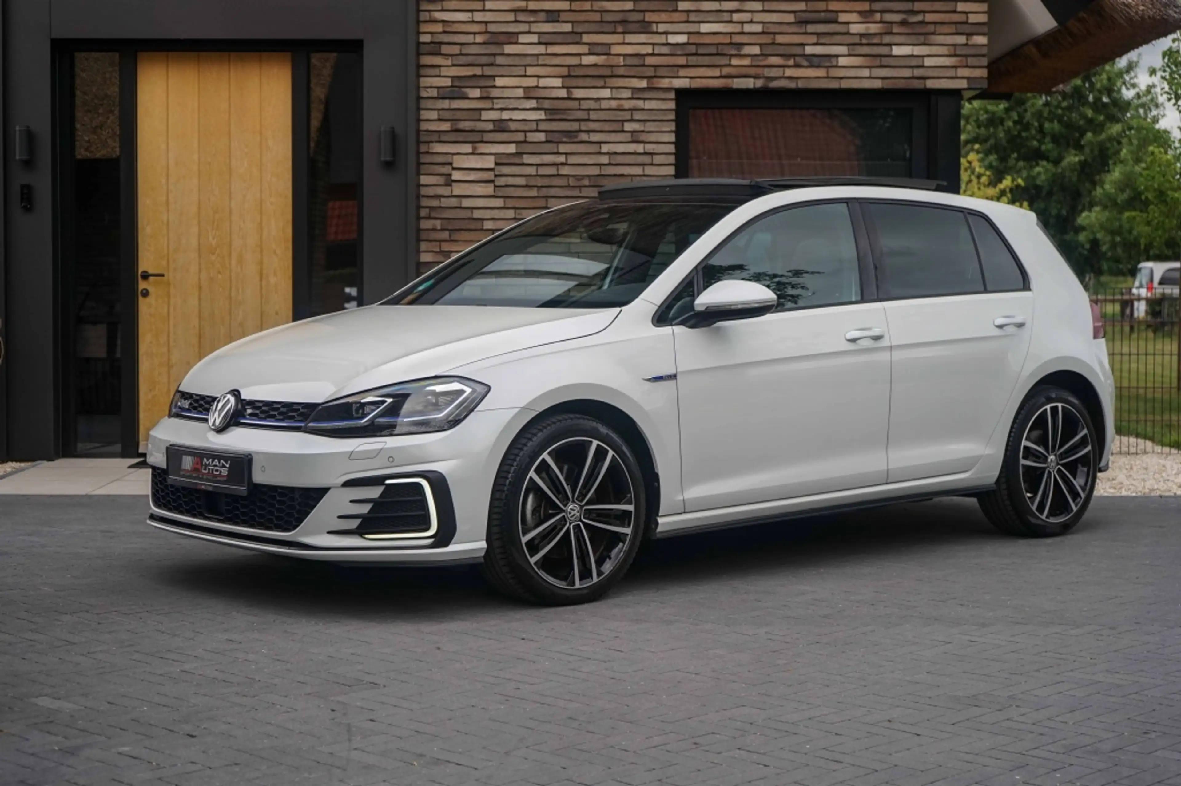 Volkswagen Golf GTE 7.5 Facelift/Panoramadak/Trkhk/ACC/R-Cam/Parelmoer — photo 19