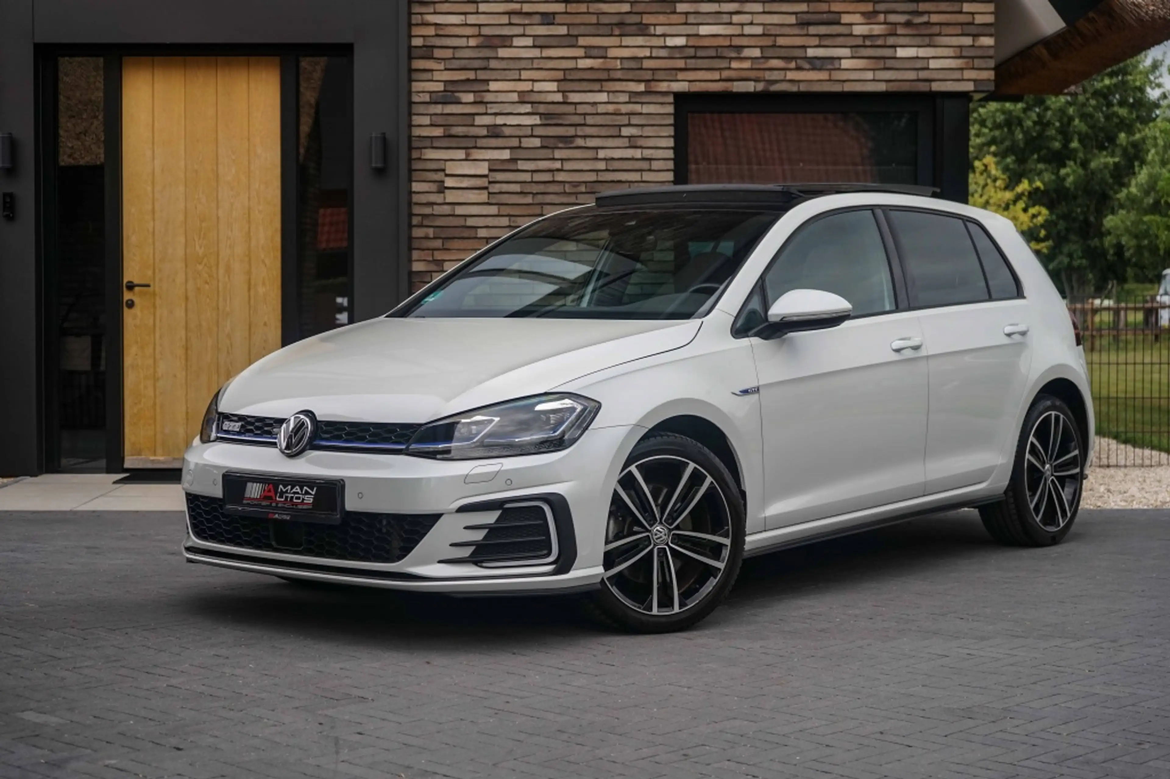 Volkswagen Golf GTE 7.5 Facelift/Panoramadak/Trkhk/ACC/R-Cam/Parelmoer