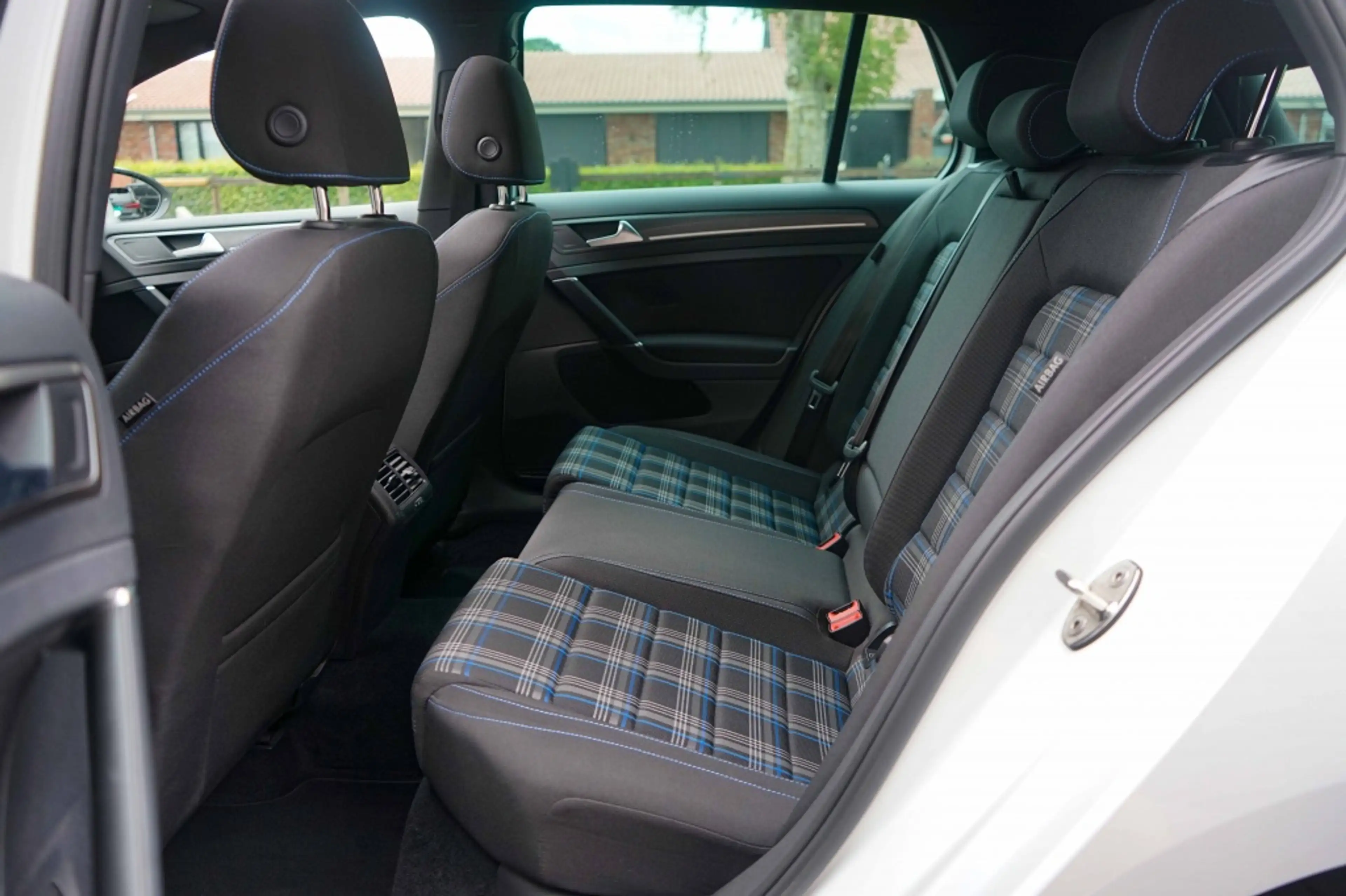 Volkswagen Golf GTE 7.5 Facelift/Panoramadak/Trkhk/ACC/R-Cam/Parelmoer — photo 34