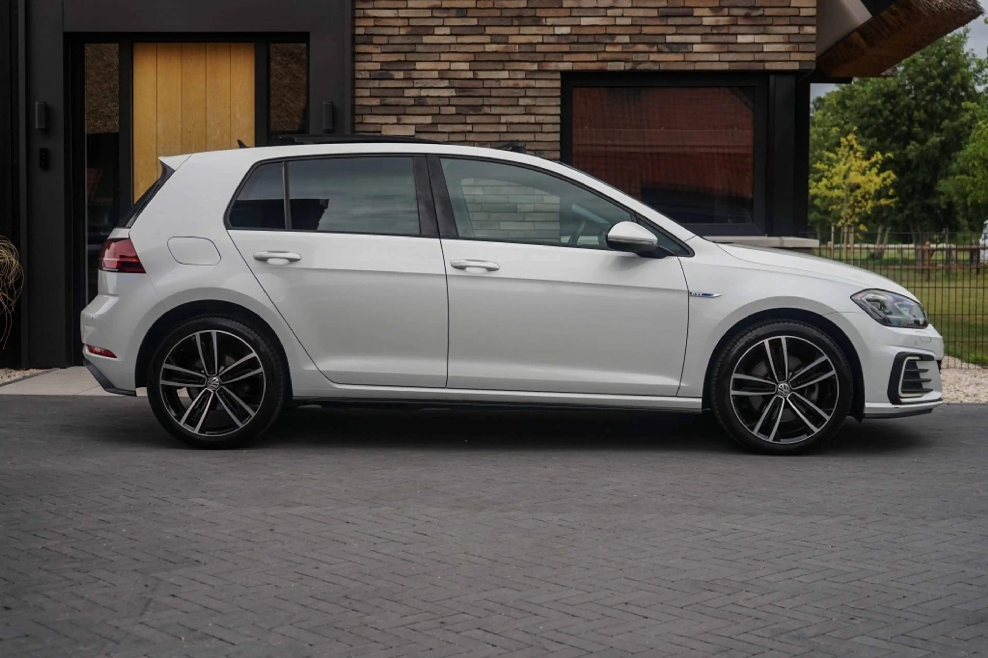 Volkswagen Golf GTE 7.5 Facelift/Panoramadak/Trkhk/ACC/R-Cam/Parelmoer — photo 5