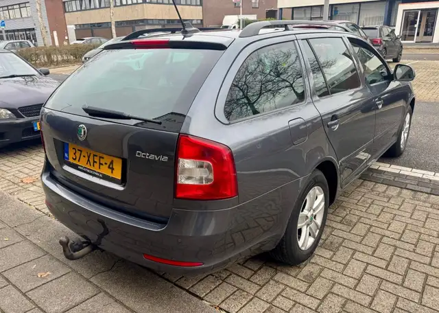 Skoda Octavia view 8