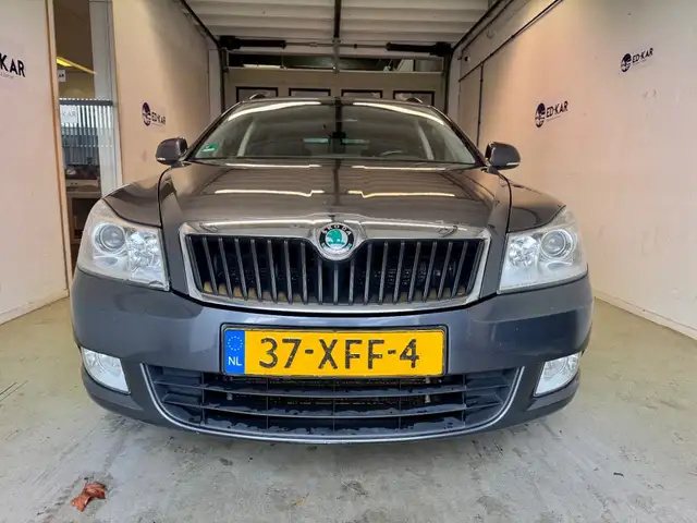 Skoda Octavia view 4
