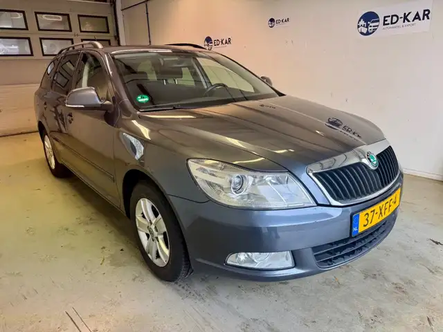 Skoda Octavia view 5