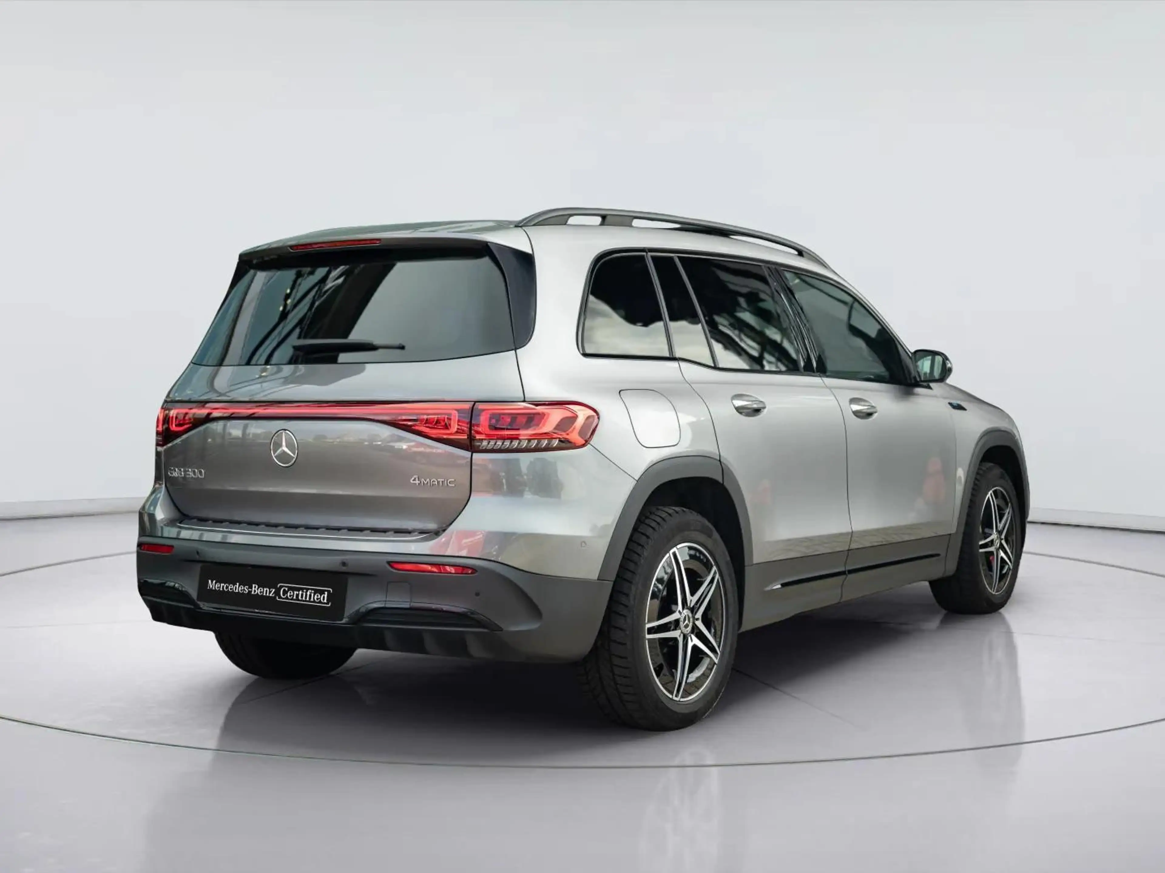 Mercedes-Benz EQB 300 4MATIC AMG Line 7p. 67 kWh | Panorama dak — photo 2